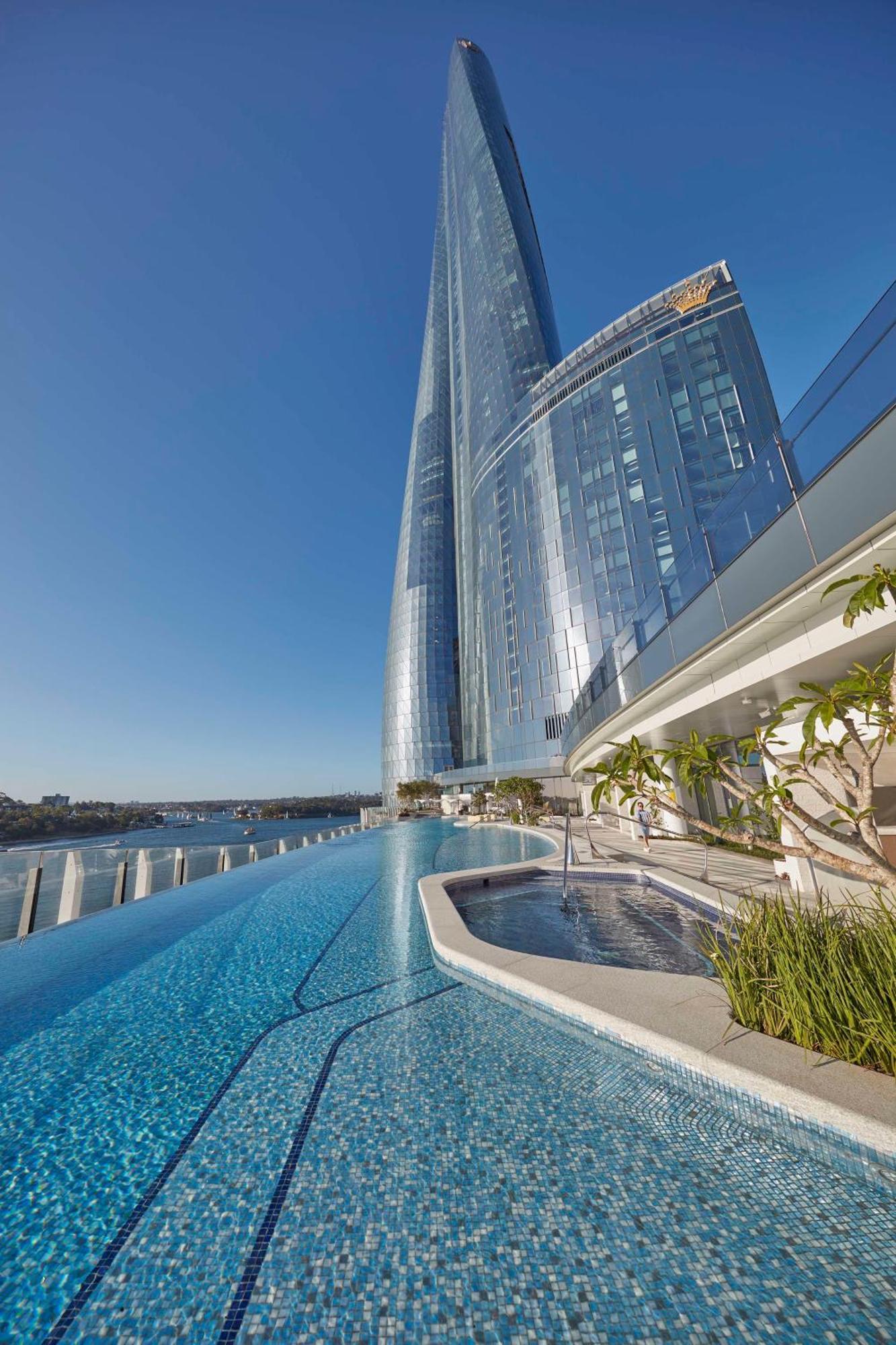 Crown Towers Sydney 호텔 외부 사진 The pool at the top of the tower